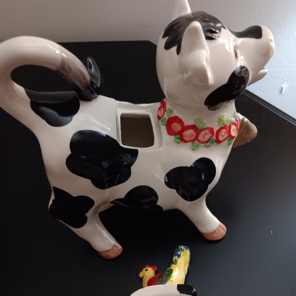 Farmhouse Cow And Chicken Teapot or Creamer Pot Server. - Picture 9 of 11